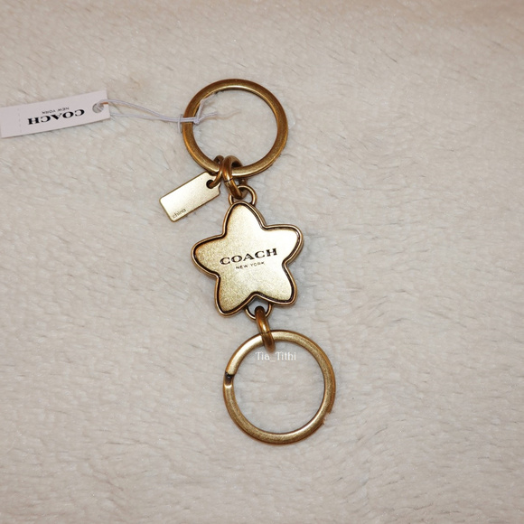 Coach Wild Flower Turnlock Key Fob 🎉Host Pick🎉 - Picture 3 of 4